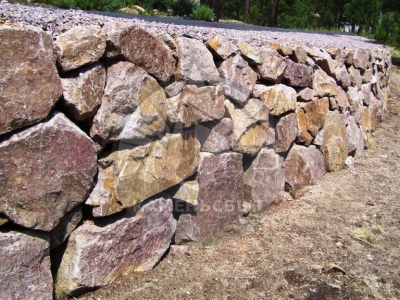 Камень для подпорных стен